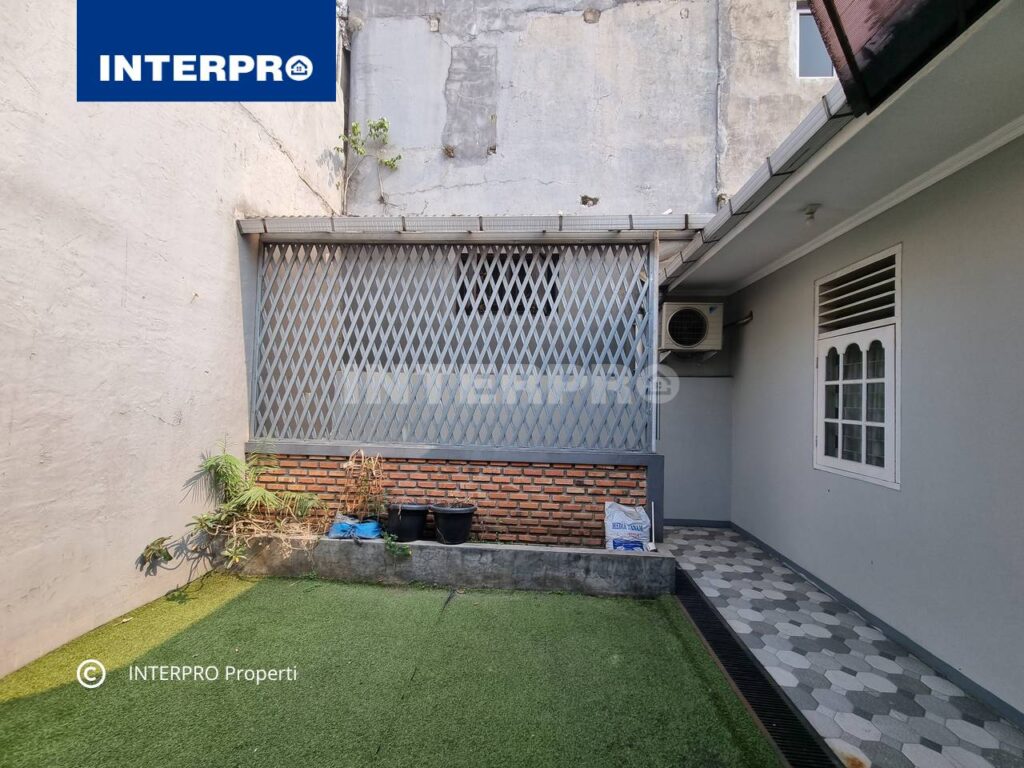 Rumah Minimalis Taman Meruya Ilir, Jakarta Barat